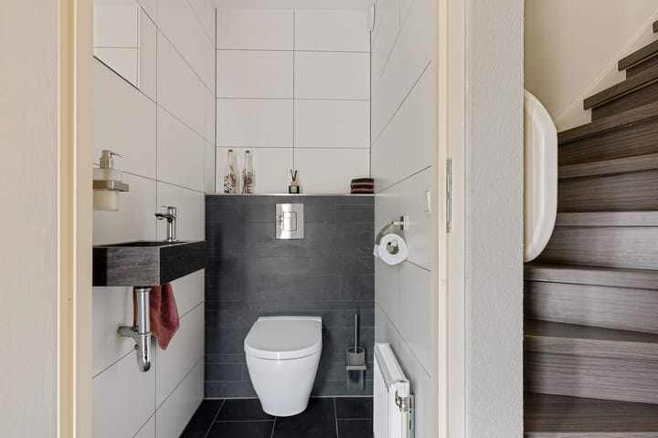 Twee-onder-één-kap te koop: Pastoor J H Wesselstraat 1, Coevorden