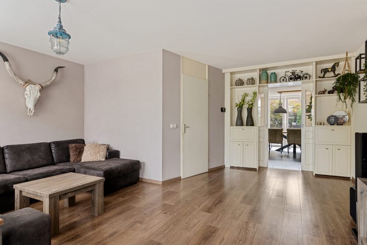 Twee-onder-één-kap te koop: Pastoor J H Wesselstraat 1, Coevorden