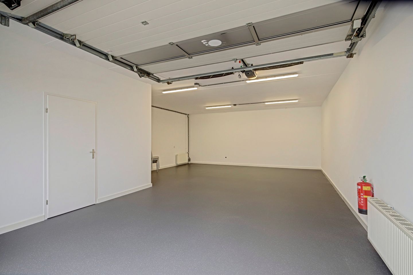 View photo 2 of Marconistraat 46