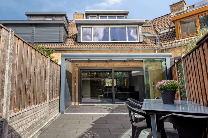 Tussenwoning te koop: Lijster 69, Hoogvliet Rotterdam