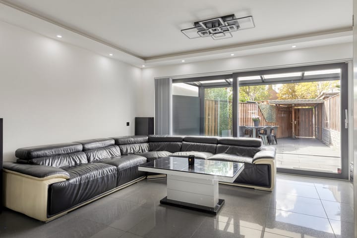 Tussenwoning te koop: Lijster 69, Hoogvliet Rotterdam