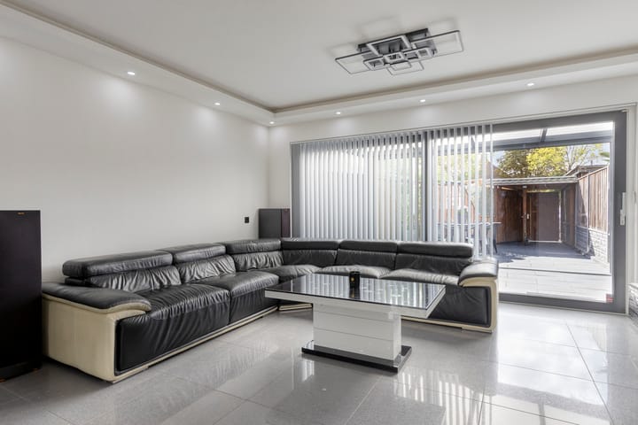 Tussenwoning te koop: Lijster 69, Hoogvliet Rotterdam