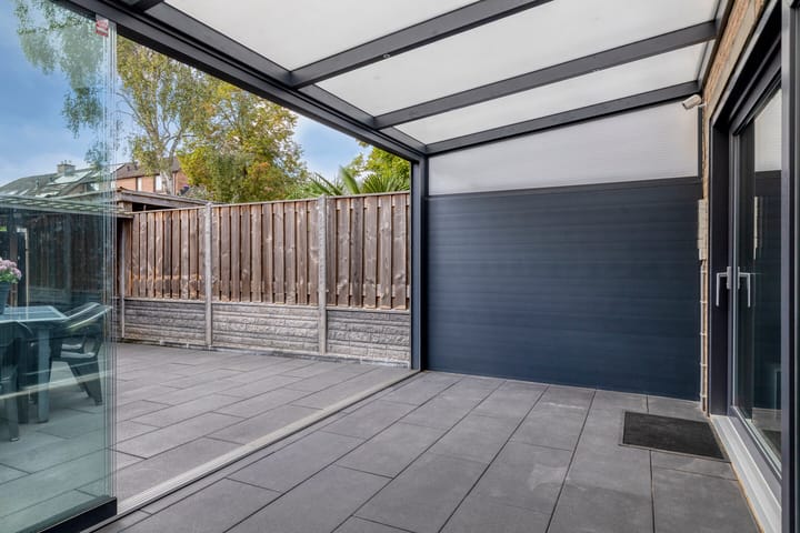 Tussenwoning te koop: Lijster 69, Hoogvliet Rotterdam