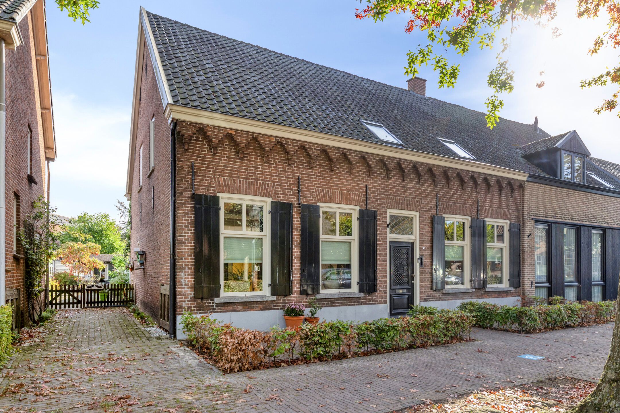 Dorpsstraat 10 
