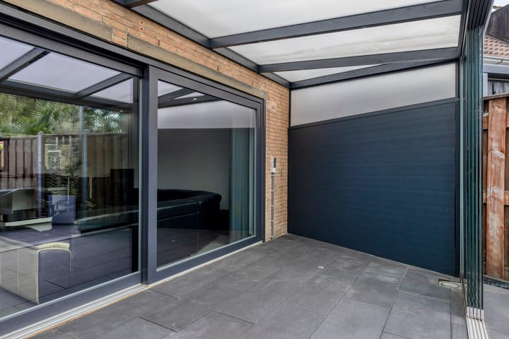 Tussenwoning te koop: Lijster 69, Hoogvliet Rotterdam