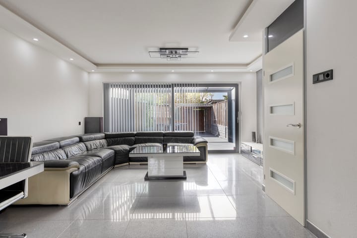 Tussenwoning te koop: Lijster 69, Hoogvliet Rotterdam