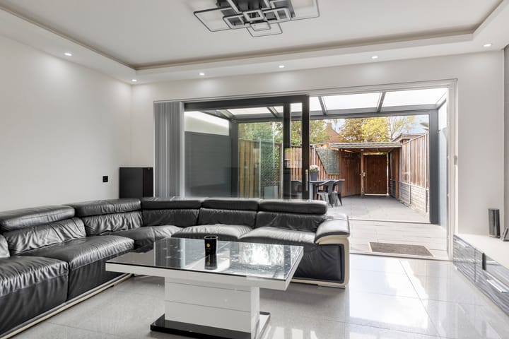 Tussenwoning te koop: Lijster 69, Hoogvliet Rotterdam