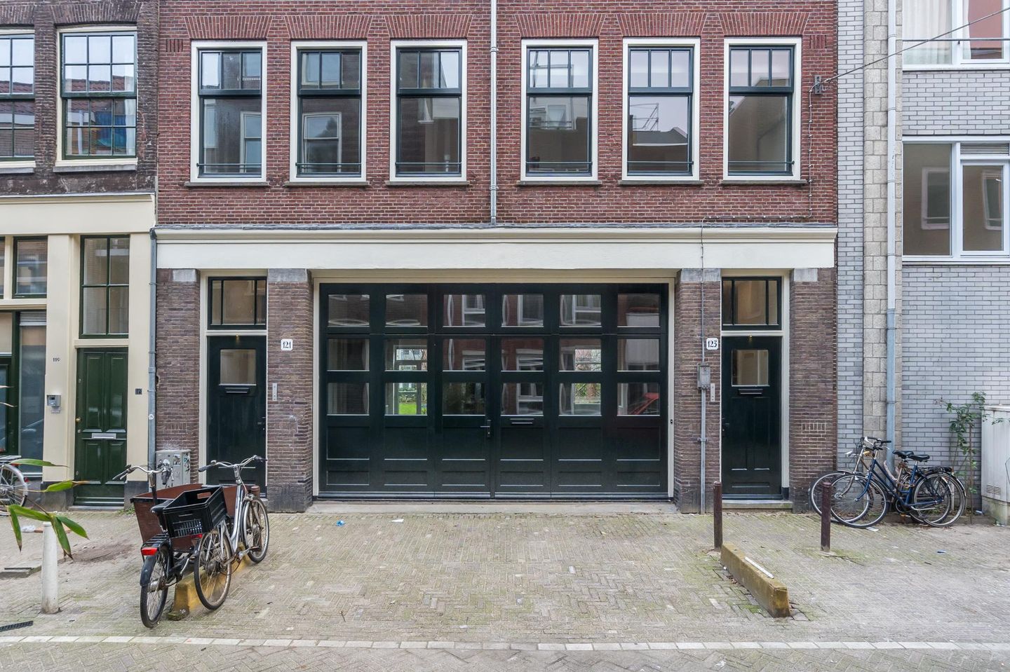 View photo 1 of Rozenstraat 121-1