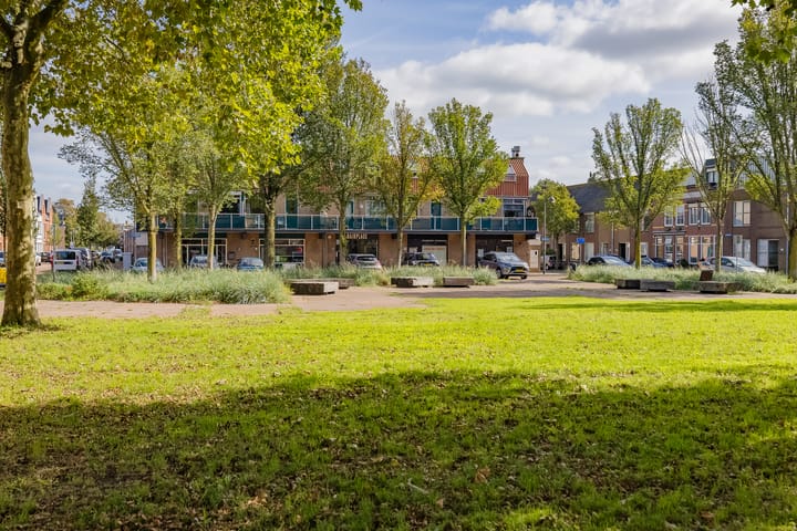 Tussenwoning te koop: S.P. Kuijperplantsoen 105, Ijmuiden
