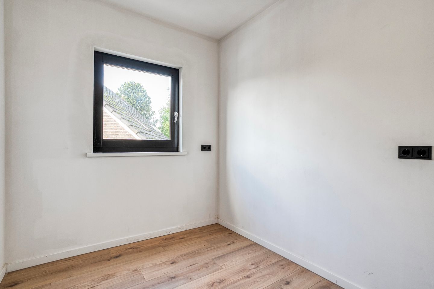 Photo 34 of Vredeveldstraat 1-A