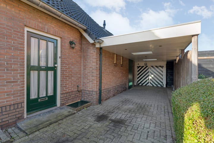 Vrijstaande woning te koop: Zwarte Dijk 28, Lutten