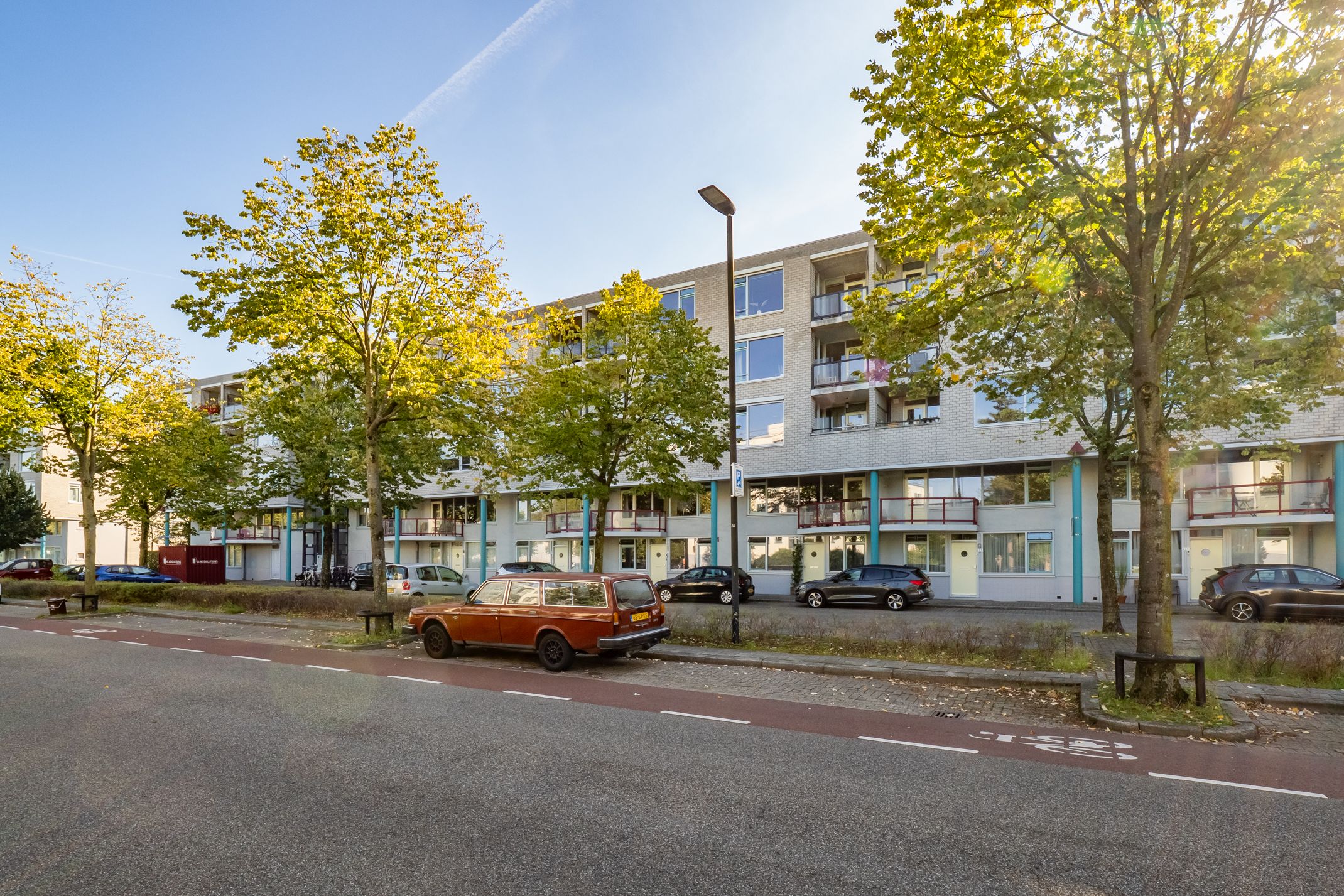 Foto 42 van Aartsbisschop Romerostraat 263