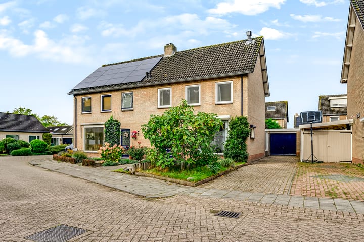 Hoekwoning te koop: Margrietstraat 3, Hank