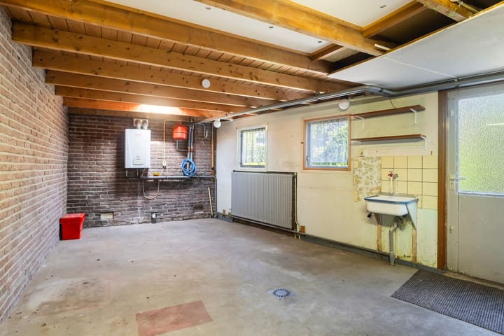 Tussenwoning te koop: Van Helsdingenstraat 5, Hurdegaryp