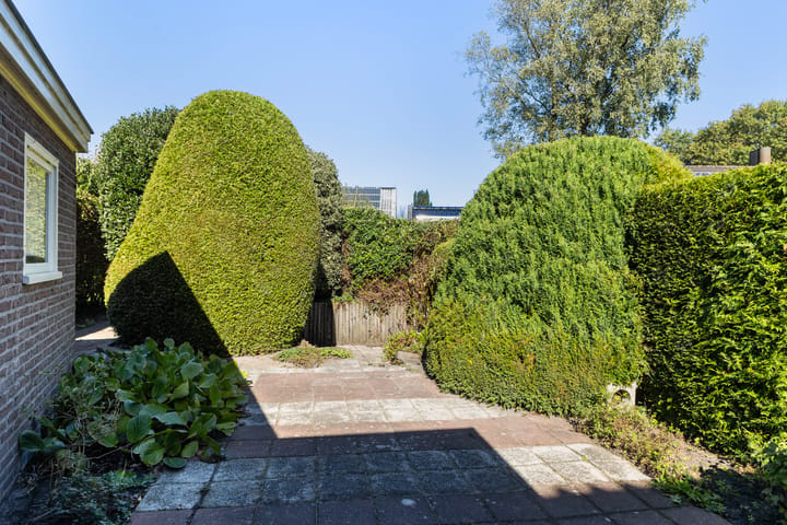 Tussenwoning te koop: Van Helsdingenstraat 5, Hurdegaryp