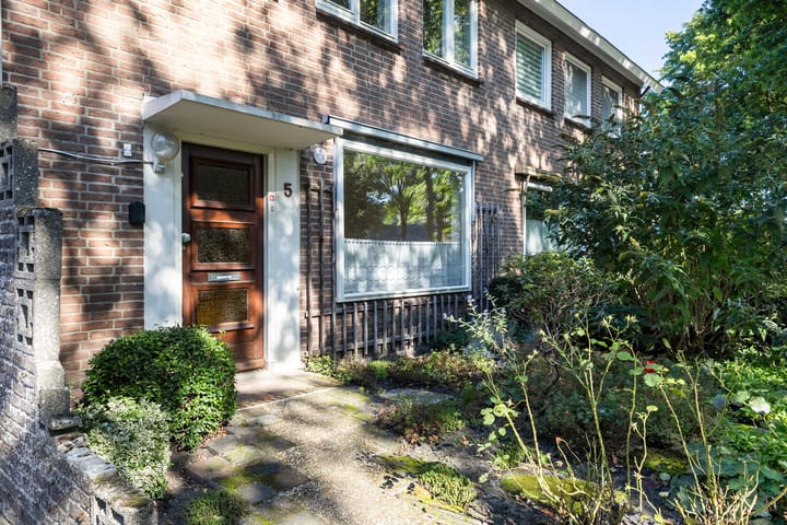 Tussenwoning te koop: Van Helsdingenstraat 5, Hurdegaryp