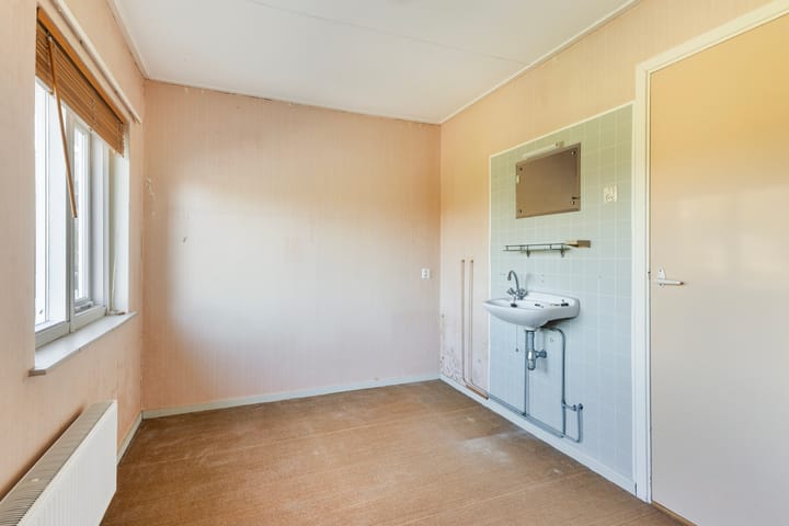 Tussenwoning te koop: Van Helsdingenstraat 5, Hurdegaryp