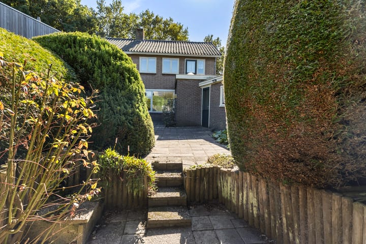 Tussenwoning te koop: Van Helsdingenstraat 5, Hurdegaryp