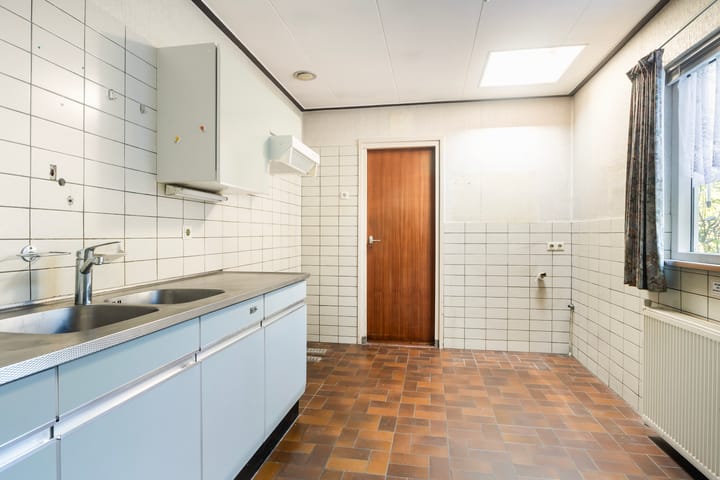 Tussenwoning te koop: Van Helsdingenstraat 5, Hurdegaryp