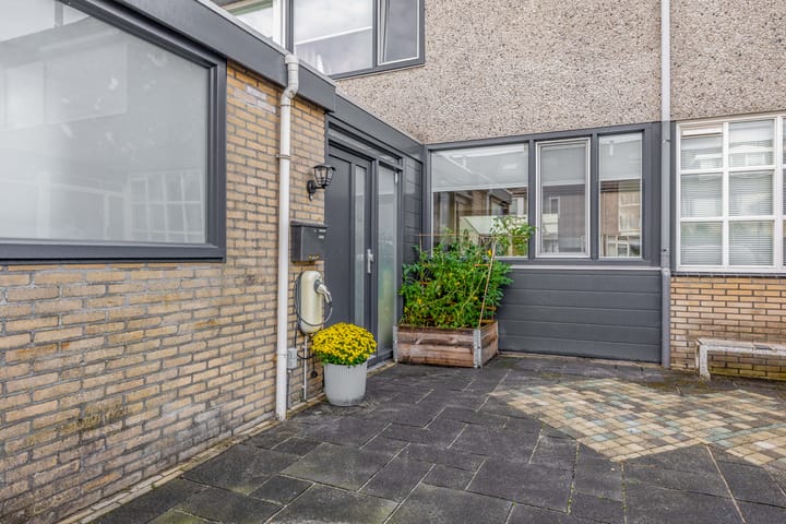 Tussenwoning te koop: Fazantstraat 39, Lisse