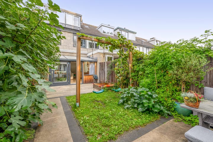 Tussenwoning te koop: Fazantstraat 39, Lisse