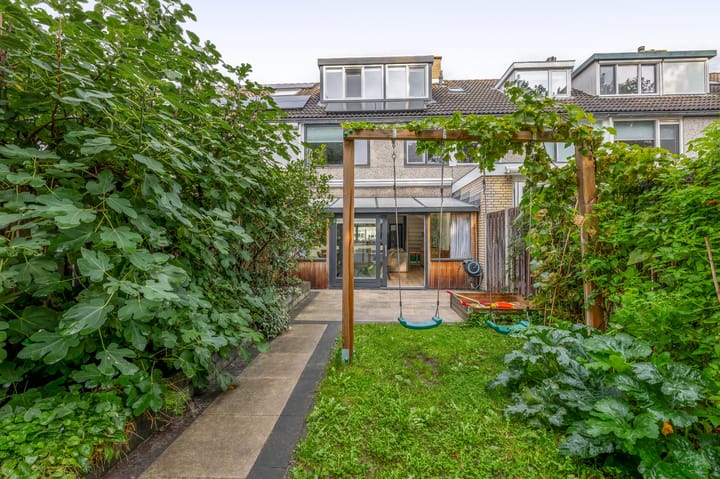 Tussenwoning te koop: Fazantstraat 39, Lisse