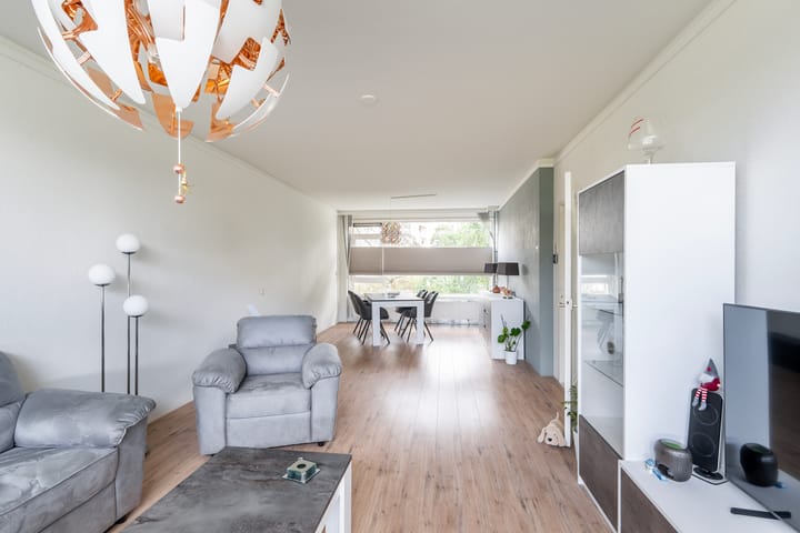 Appartement te koop: mr. L.A. Kesperweg 37C, Vlaardingen