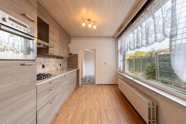 Tussenwoning te koop: Johan Dautzenbergstraat 24, Sittard