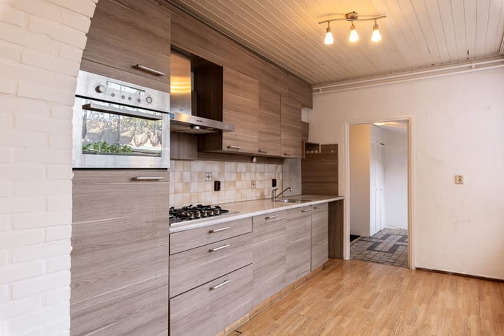 Tussenwoning te koop: Johan Dautzenbergstraat 24, Sittard