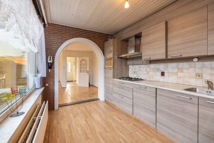 Tussenwoning te koop: Johan Dautzenbergstraat 24, Sittard