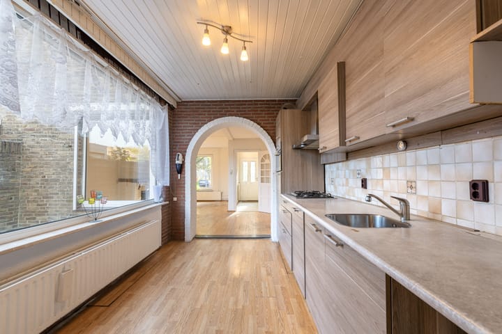 Tussenwoning te koop: Johan Dautzenbergstraat 24, Sittard
