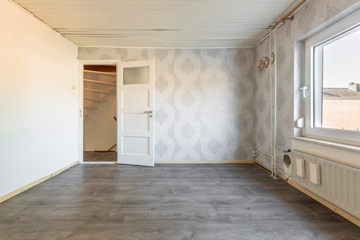 Tussenwoning te koop: Johan Dautzenbergstraat 24, Sittard