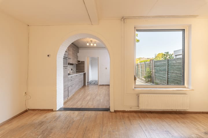 Tussenwoning te koop: Johan Dautzenbergstraat 24, Sittard