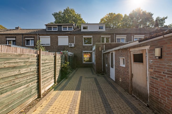 Tussenwoning te koop: Johan Dautzenbergstraat 24, Sittard