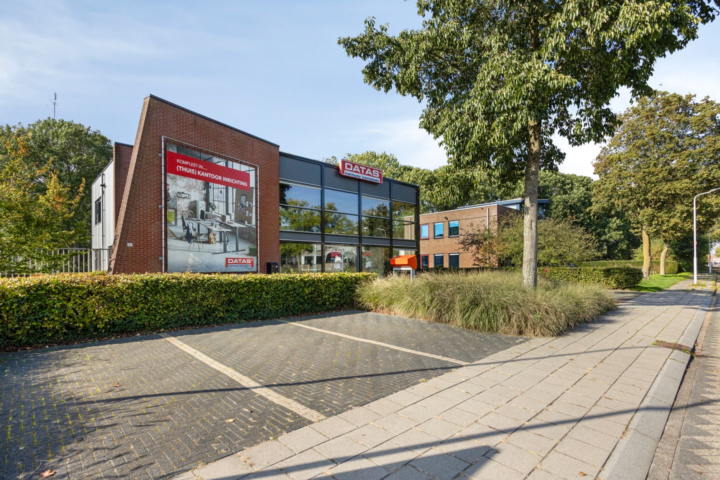 View photo 2 of Graaf Adolfstraat 36-a