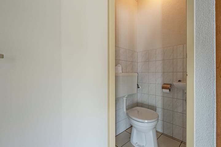 Tussenwoning te koop: Johan Willem Frisostraat 19, Strijensas