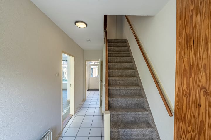 Tussenwoning te koop: Johan Willem Frisostraat 19, Strijensas