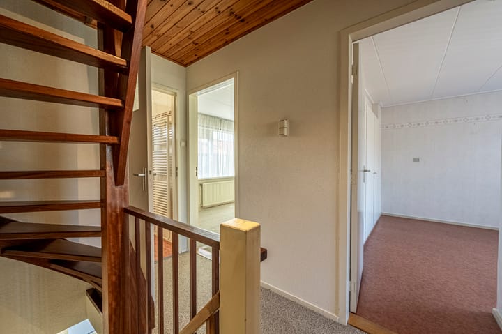Tussenwoning te koop: Johan Willem Frisostraat 19, Strijensas