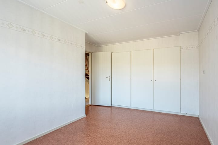 Tussenwoning te koop: Johan Willem Frisostraat 19, Strijensas