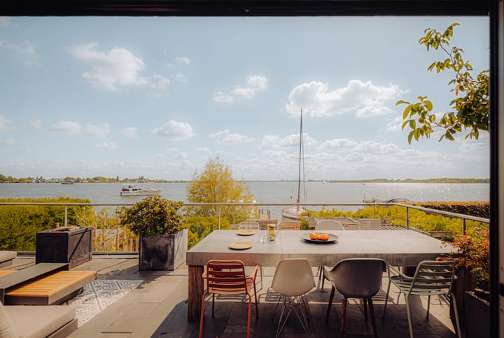 Vrijstaande woning te koop: Westmeerlaan 15, Roelofarendsveen