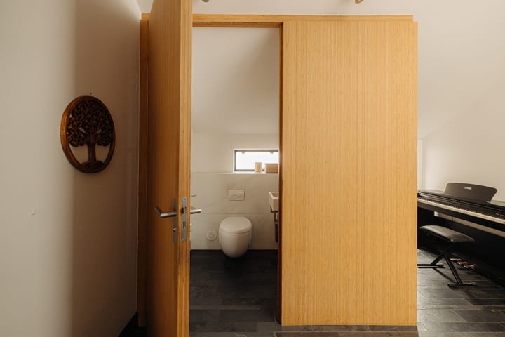 Vrijstaande woning te koop: Westmeerlaan 15, Roelofarendsveen
