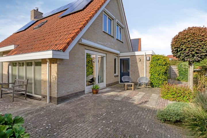 Vrijstaande woning te koop: de Terp 5, Sneek