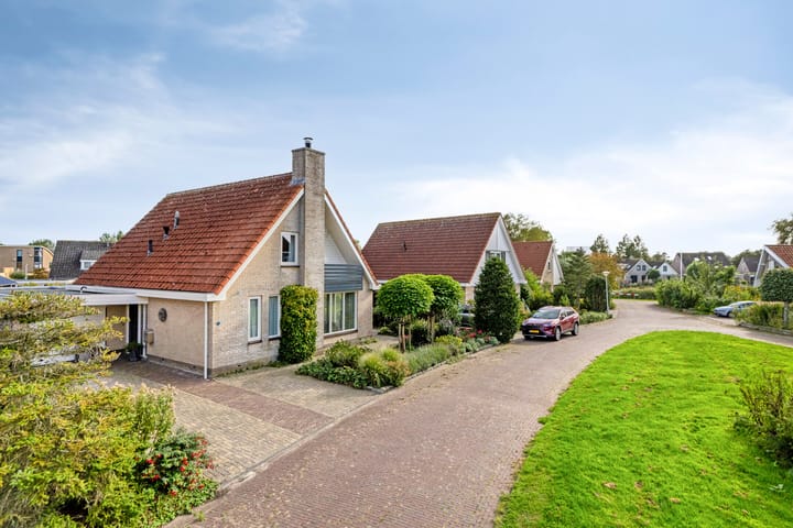 Vrijstaande woning te koop: de Terp 5, Sneek