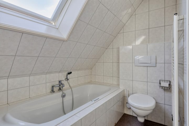 Vrijstaande woning te koop: de Terp 5, Sneek
