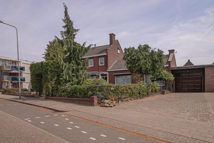 Vrijstaande woning te koop: Hoogenweg 10, Stein