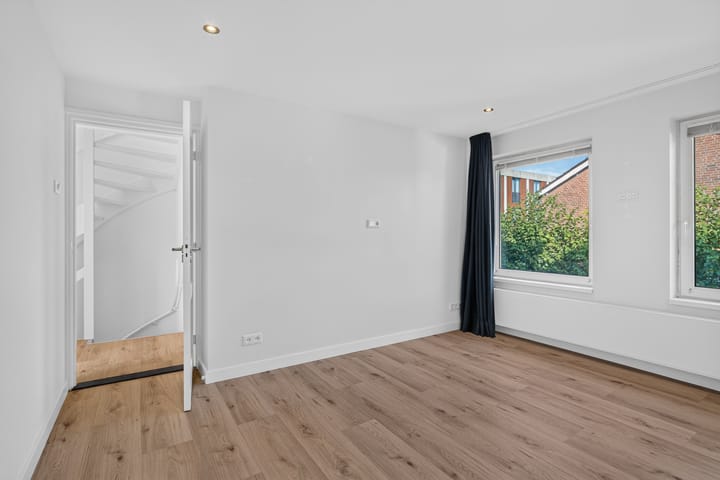 Twee-onder-één-kap te koop: Thomas a Kempisstraat 1, 'S-Hertogenbosch