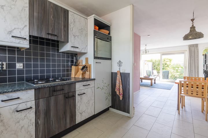 Tussenwoning te koop: Malachietstraat 73, Almere