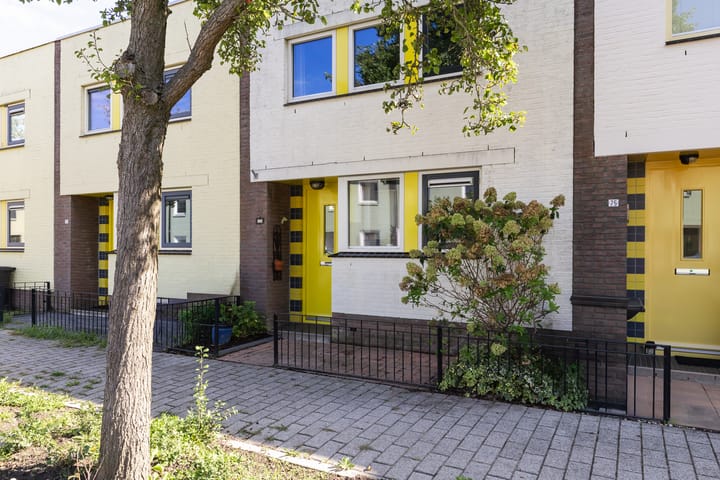 Tussenwoning te koop: Malachietstraat 73, Almere