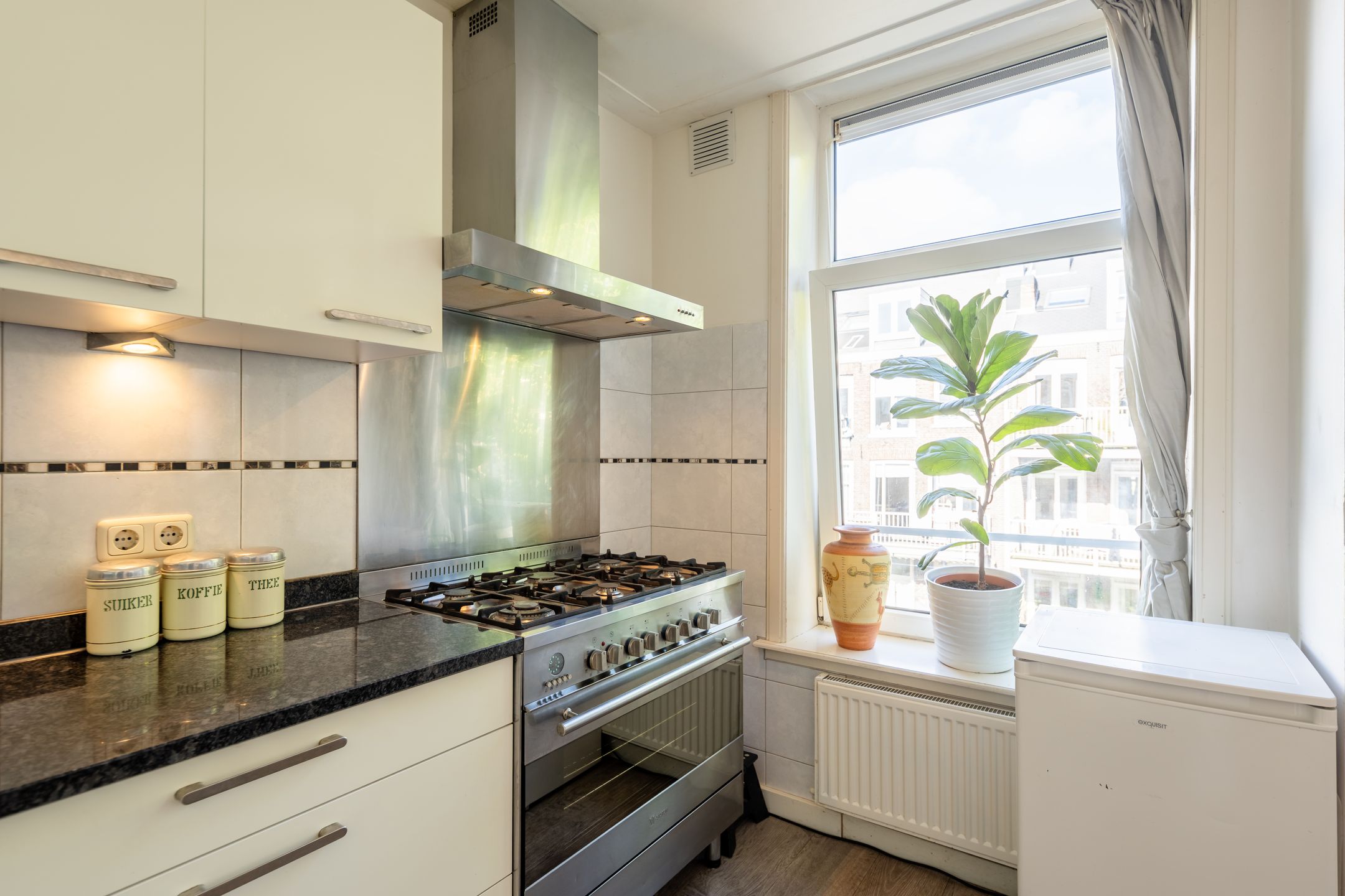 Photo 12 of Domselaerstraat 35-3