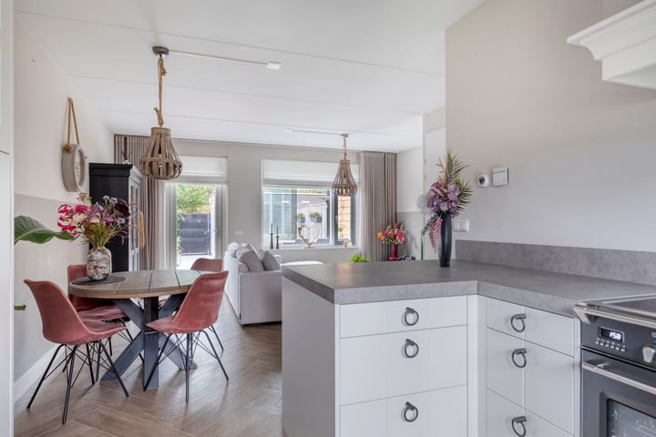 Tussenwoning te koop: Tinbergenplantsoen 37, Zaltbommel